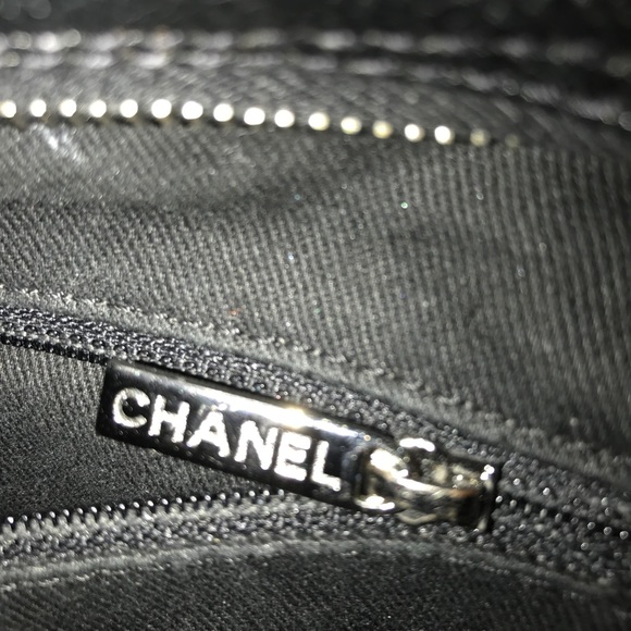 Chanel Diamond Stitch Tote - Picture 9 of 11